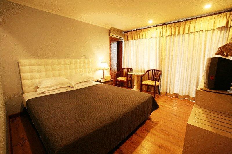 Lake Hills Hotel Songnisan Boeun Номер фото